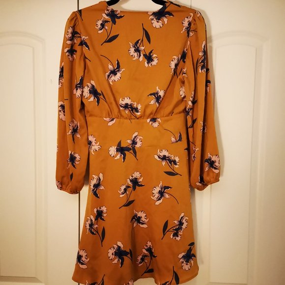 SFW | NEW | Gold Floral Dress - Picture 3 of 9